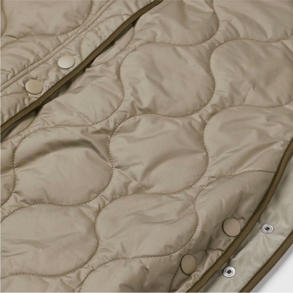 H&M water-repellent vest, khaki. One size - Picture 9 of 9